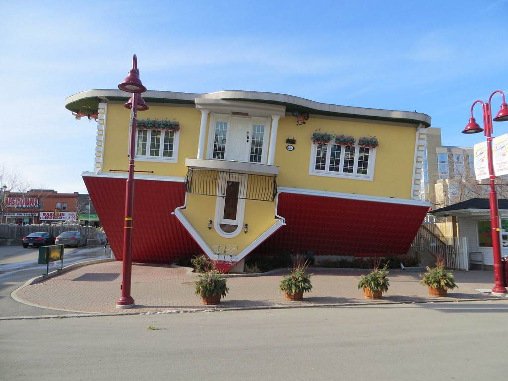casas insólitas Upside Down House